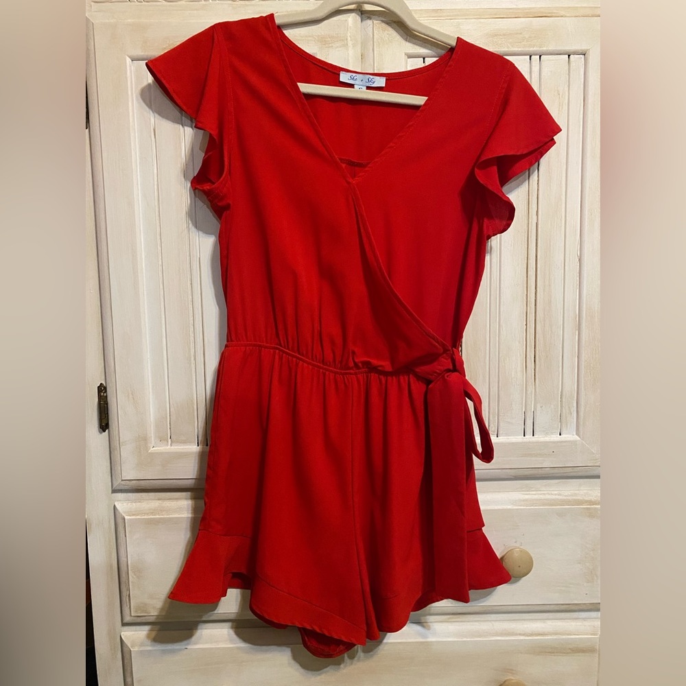 ⭐️SOLD⭐️ Women’s Romper